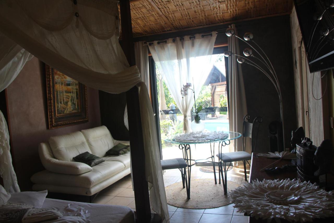 La Liane De Jade 974-Lodge Le Palissandre - Jacuzzi Privatif - Piscine Chauffee Le Bois de Nefles  エクステリア 写真