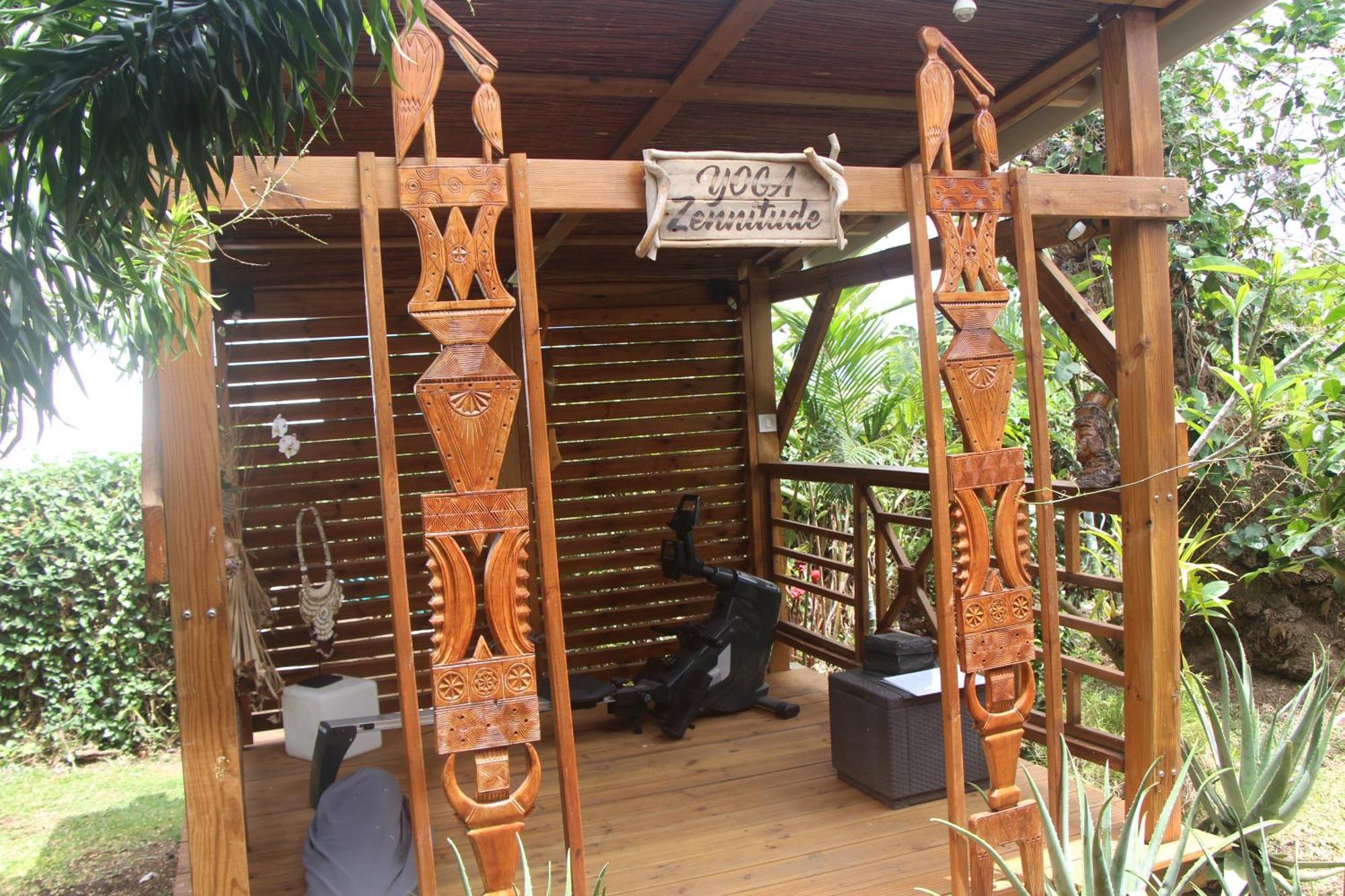 La Liane De Jade 974-Lodge Le Palissandre - Jacuzzi Privatif - Piscine Chauffee Le Bois de Nefles  エクステリア 写真